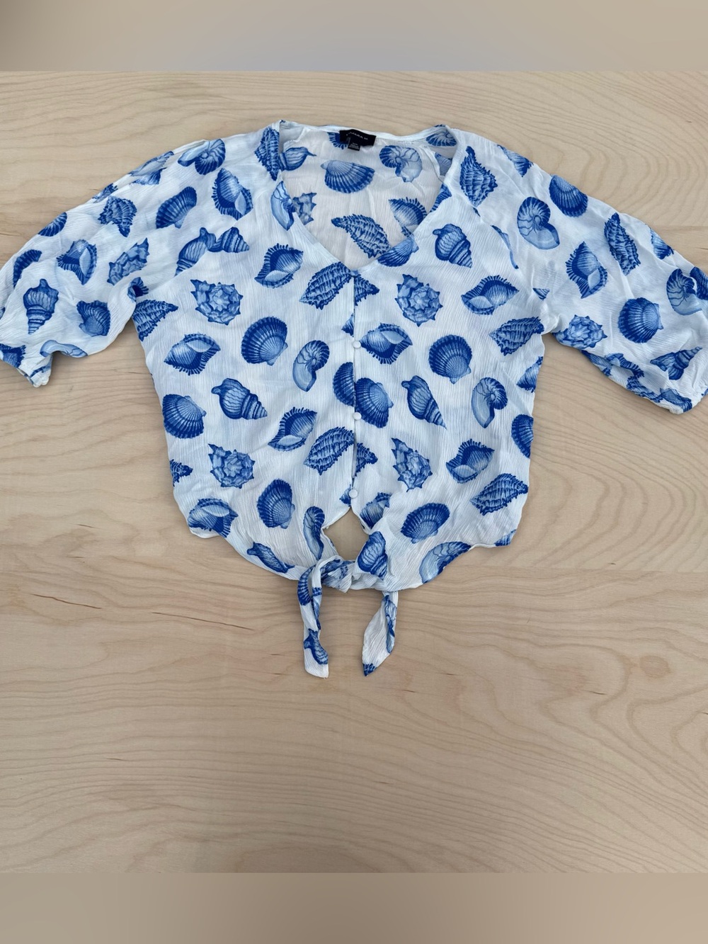 Tamara H Blue and White Seashell Print Tied Button Up Lightweight Top Size M